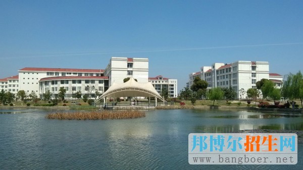 安徽文達信息工程學(xué)院校園一角5400