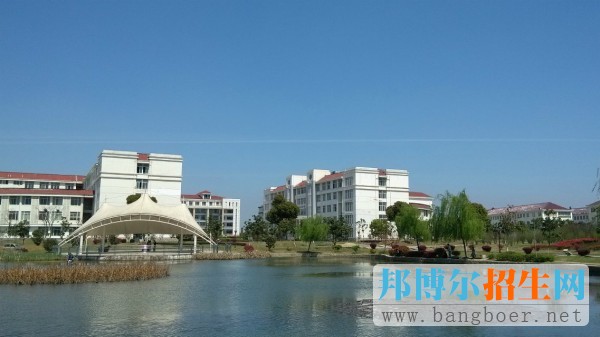 安徽文達信息工程學(xué)院校園一角5405