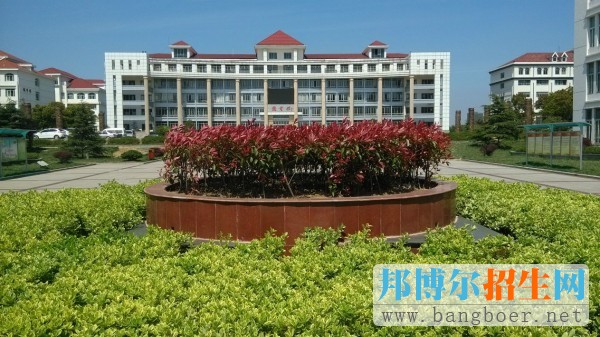安徽文達信息工程學(xué)院校園一角5411