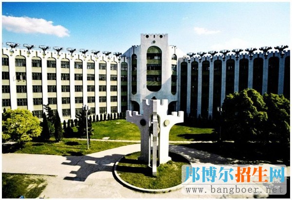 安徽農(nóng)業(yè)大學經(jīng)濟技術(shù)學院林學樓北側(cè)4205