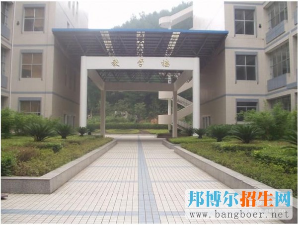 貴陽中醫(yī)學(xué)院時(shí)珍學(xué)院校園一角2970