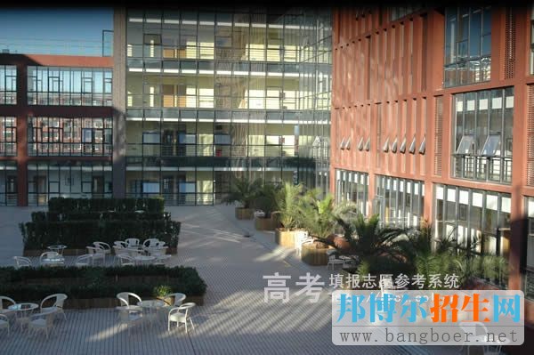 北京第二外國語學院中瑞酒店管理學院校園一角967