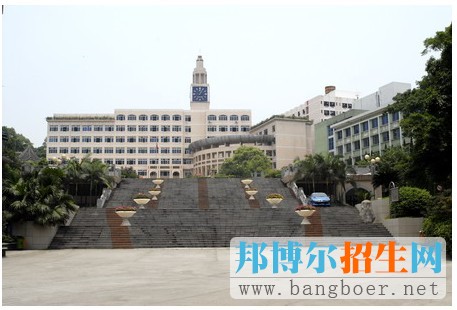 樂山職業(yè)技術(shù)學院校園一角2602