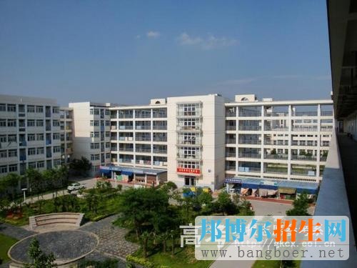 江蘇經(jīng)貿(mào)職業(yè)技術(shù)學(xué)院校園一角2962