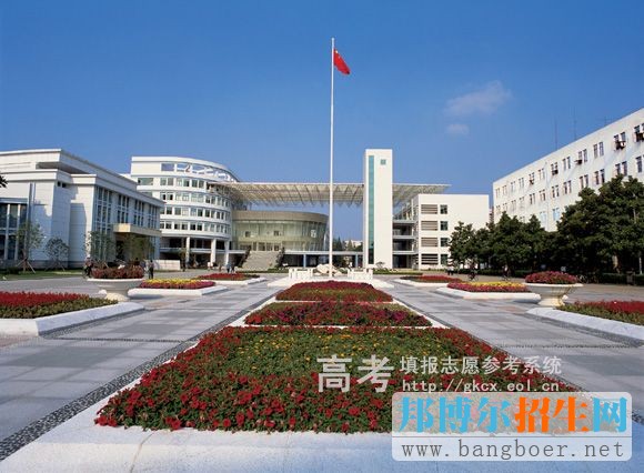 南京財(cái)經(jīng)大學(xué)紅山學(xué)院校園一角2024
