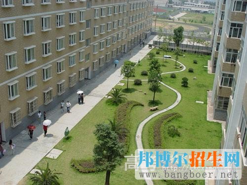 湖南大眾傳媒職業(yè)技術學院校園一角12059