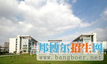 湖北科技職業(yè)學院校園一角11580