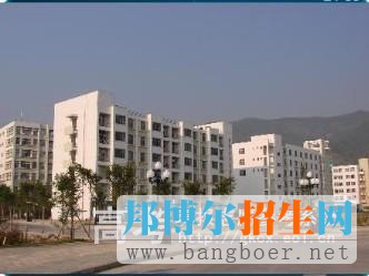 臨滄師范高等專科學(xué)校校園一角3753