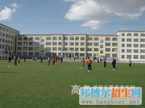 烏蘭察布職業(yè)學院校園一角3626