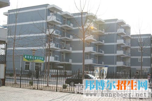 廊坊職業(yè)技術(shù)學院校園一角2165