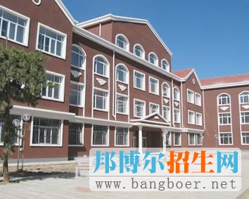 內蒙古經(jīng)貿(mào)外語職業(yè)學院校園一角3383