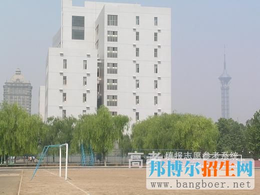 河北醫(yī)科大學臨床學院校園一角2441