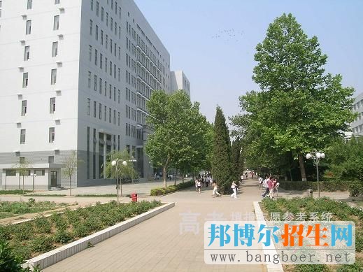 河北醫(yī)科大學臨床學院校園一角2447