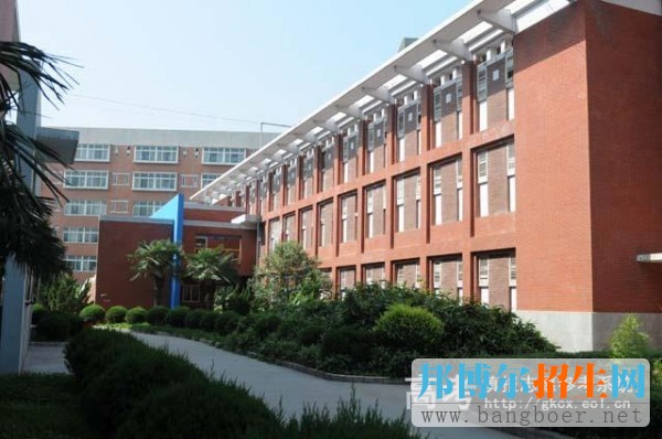 西安歐亞學院校園一角4880