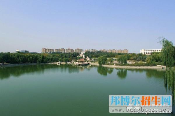青島農(nóng)業(yè)大學(xué)書韻石、知音廣場(chǎng)遠(yuǎn)眺7069