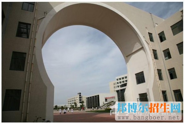淄博科技職業(yè)學院校園一角7904