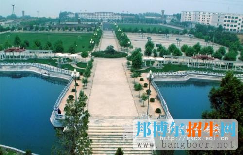 鄭州職業(yè)技術學院校園一角10219