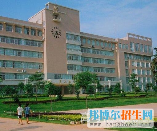廣西職業(yè)技術學院校園一角496