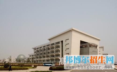 南京財經大學校園一角2023