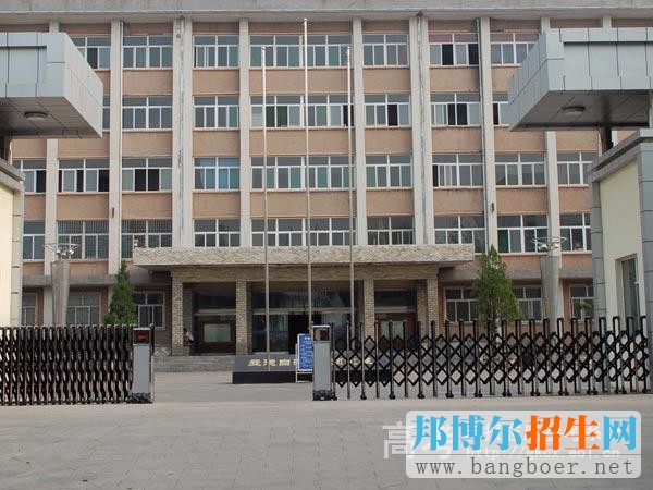 潞安職業(yè)技術學院校園一角2911