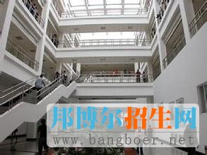北京石油化工學院3