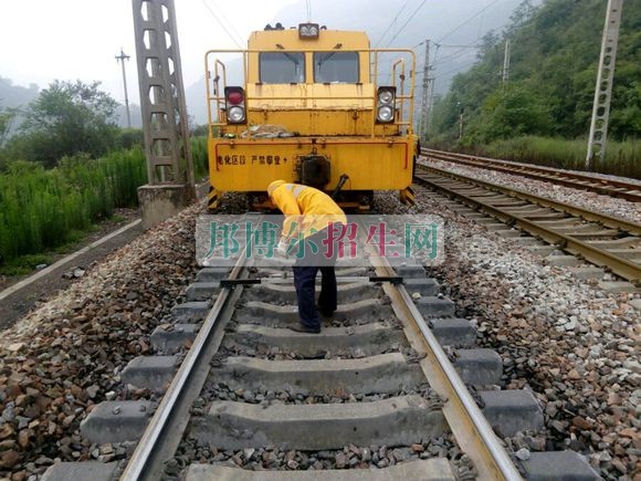 初中畢業(yè)讀鐵道工程技術專業(yè)