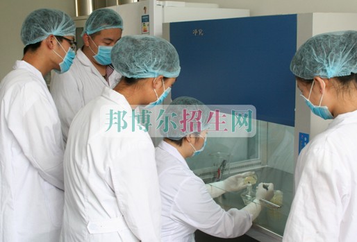 醫(yī)學(xué)檢驗(yàn)專業(yè)學(xué)校哪個好