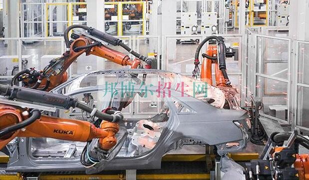 成都女生讀汽車整形技術好嗎