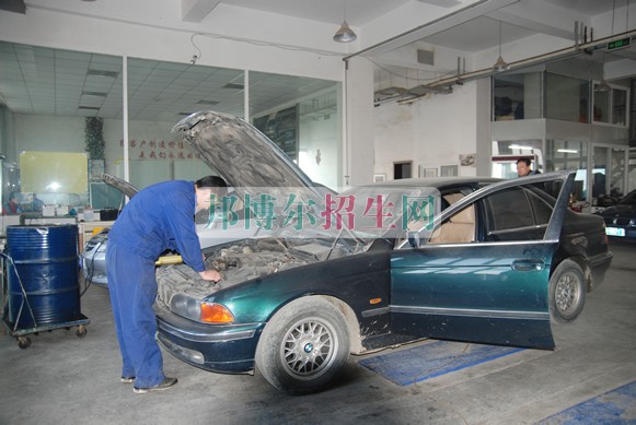 成都汽車(chē)整形技術(shù)學(xué)校哪里好