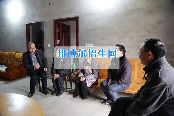 內(nèi)江師范學(xué)院督導(dǎo)組赴資中縣銀山鎮(zhèn)金紫鋪村開展脫貧攻堅專項(xiàng)督導(dǎo)