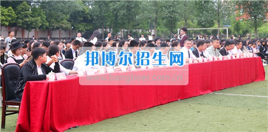 成都指南針學校雙流校區(qū)隆重舉行慶“五四”文藝匯演