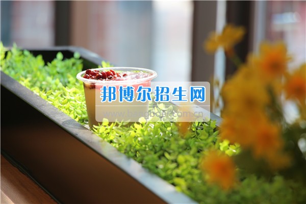 成都希望航空職業(yè)學(xué)校美味冷飲大曝光！據(jù)說，正數(shù)第三的是同學(xué)們最喜愛的冷飲！