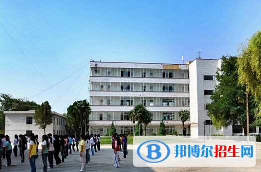 昭通衛(wèi)生學(xué)校2018年報名條件、招生對象