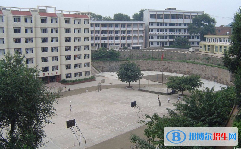 周口衛(wèi)生學(xué)校2021年招生辦聯(lián)系電話