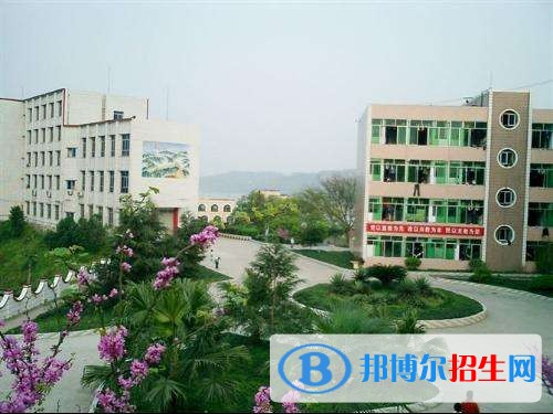 重慶市松溉中等職業(yè)技術(shù)學(xué)校2018年報(bào)名條件、招生對象