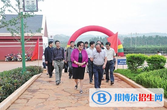 瀘西縣職業(yè)高級中學網(wǎng)站網(wǎng)址