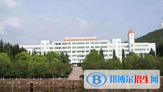 綿陽職業(yè)技術(shù)學(xué)校2018年報(bào)名條件、招生對(duì)象