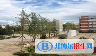 硯山縣民族職業(yè)高級中學(xué)2018年報名條件、招生對象