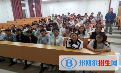 青川縣職業(yè)高級(jí)中學(xué)2018年報(bào)名條件、招生對(duì)象