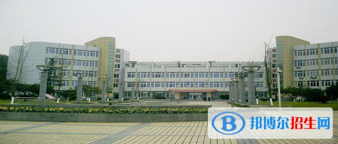 四川石油學(xué)校2018年報名條件、招生對象