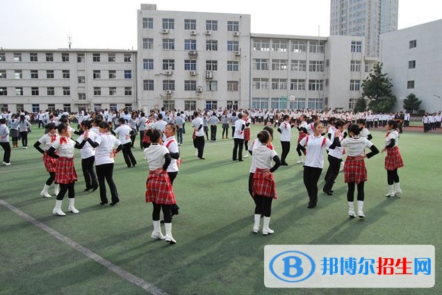 成都廣播電視中等專業(yè)學(xué)校2018年報(bào)名條件、招生對(duì)象