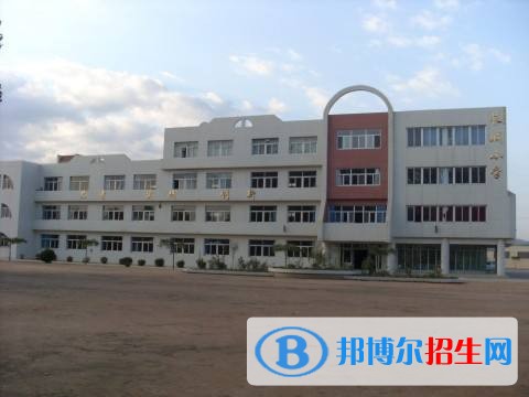 陜西長(zhǎng)城科技技術(shù)學(xué)校2018年報(bào)名條件、招生對(duì)象