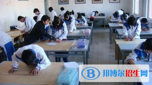 無極縣綜合職業(yè)技術(shù)教育中心2018年報(bào)名條件、招生對(duì)象