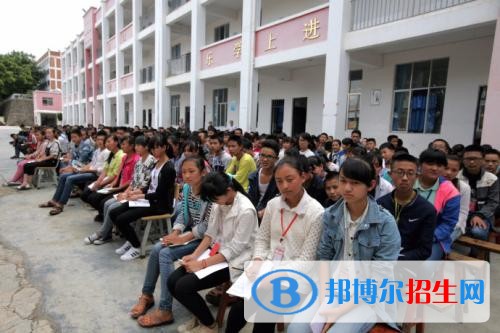 石家莊華能理工中等專業(yè)學(xué)校2018年報名條件、招生對象