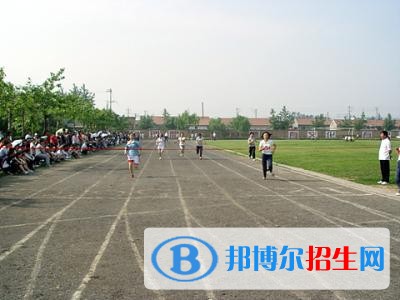 山東物資學(xué)校2018年報(bào)名條件、招生對(duì)象