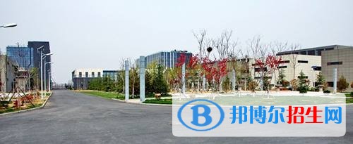 青島工業(yè)技術(shù)學(xué)校2018年報(bào)名條件、招生對(duì)象
