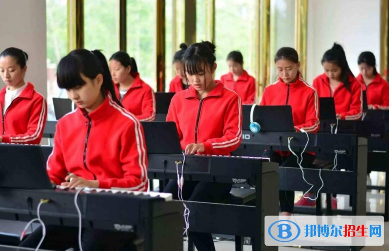 成都適合女生的中專學校專業(yè)