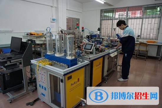 巴中讀中專學校一年要多少錢