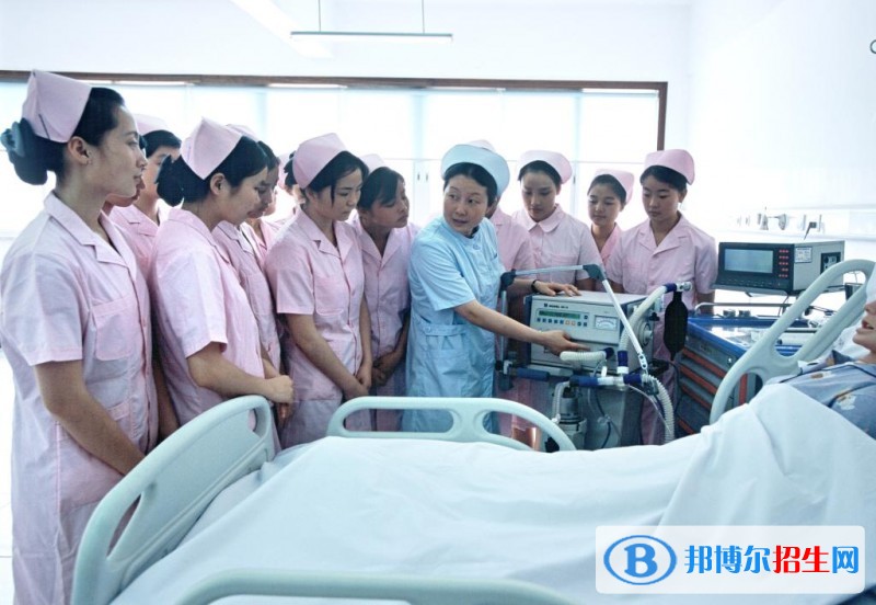 長(zhǎng)沙衛(wèi)生職業(yè)學(xué)院?jiǎn)握袌?bào)名時(shí)間