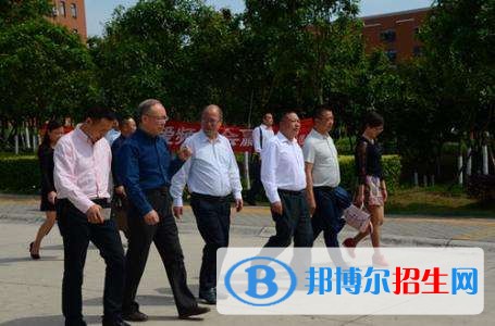 安順什么叫中專學校